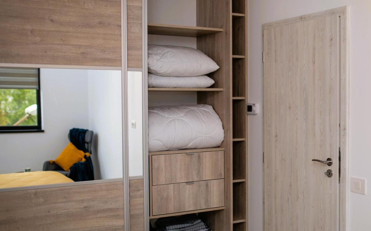 'Just Like Home' Apartment - With Private Parking Place Galaţi Exterior foto