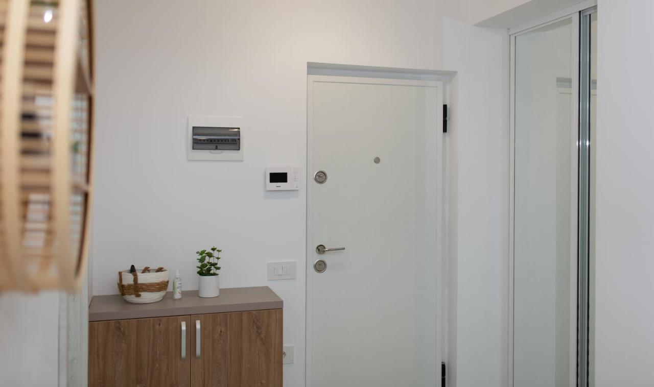 'Just Like Home' Apartment - With Private Parking Place Galaţi Exterior foto