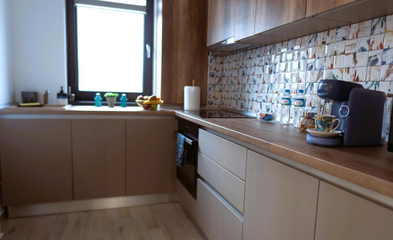 'Just Like Home' Apartment - With Private Parking Place Galaţi Exterior foto